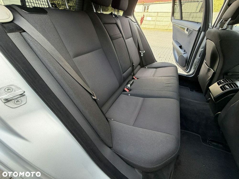 Mercedes-Benz Klasa C 200 CDI Avantgarde Edition - 23