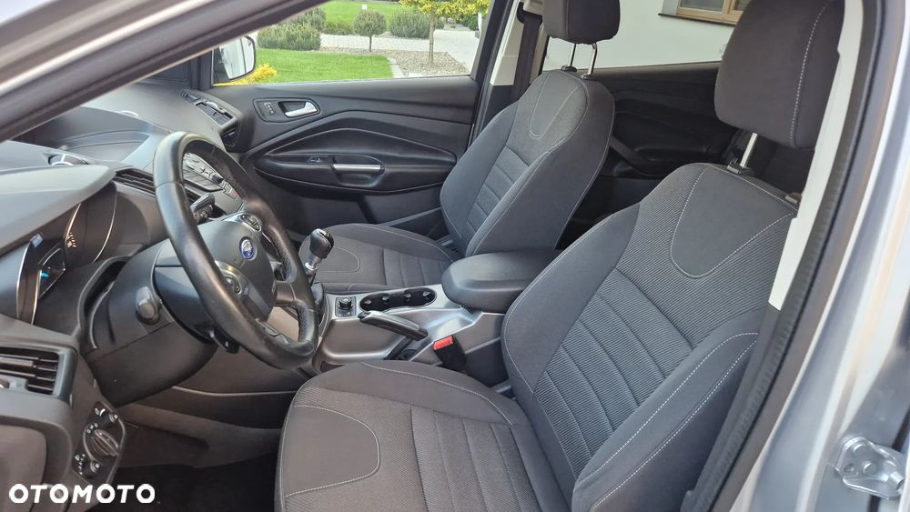 Ford Kuga 1.6 EcoBoost 2x4 Titanium - 12