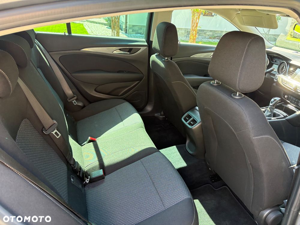 Opel Insignia - 11