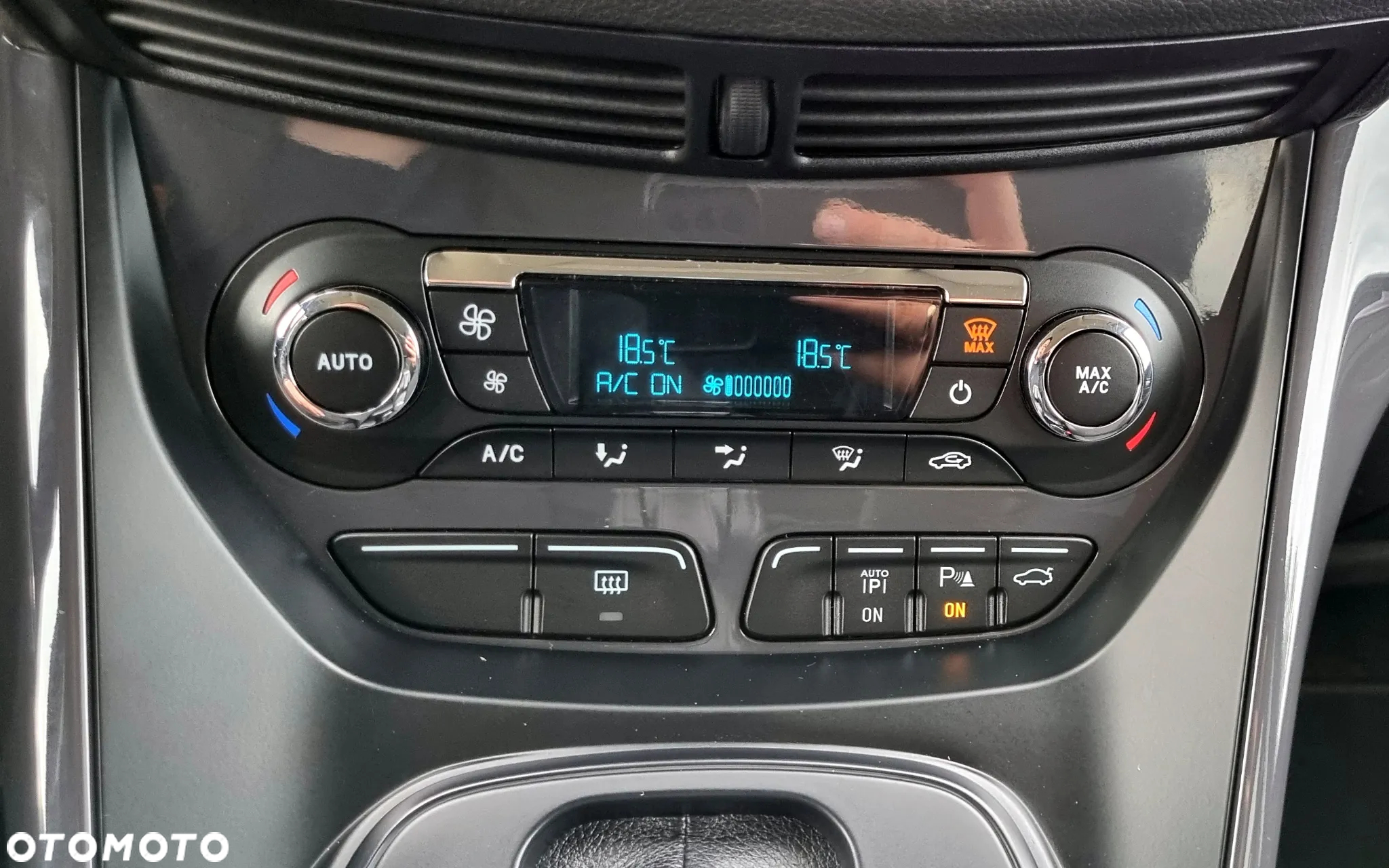 Ford Kuga 2.0 TDCi 4WD Titanium - 32
