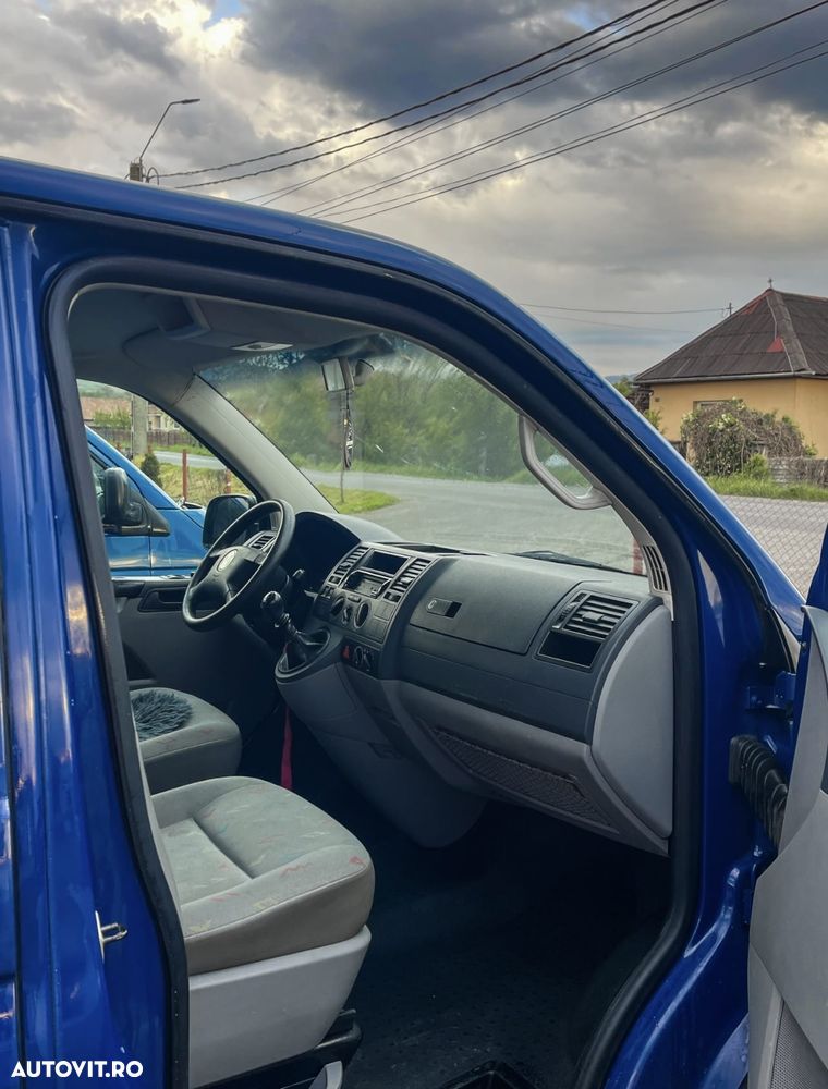 Volkswagen T5 5+1 Locuri - 8