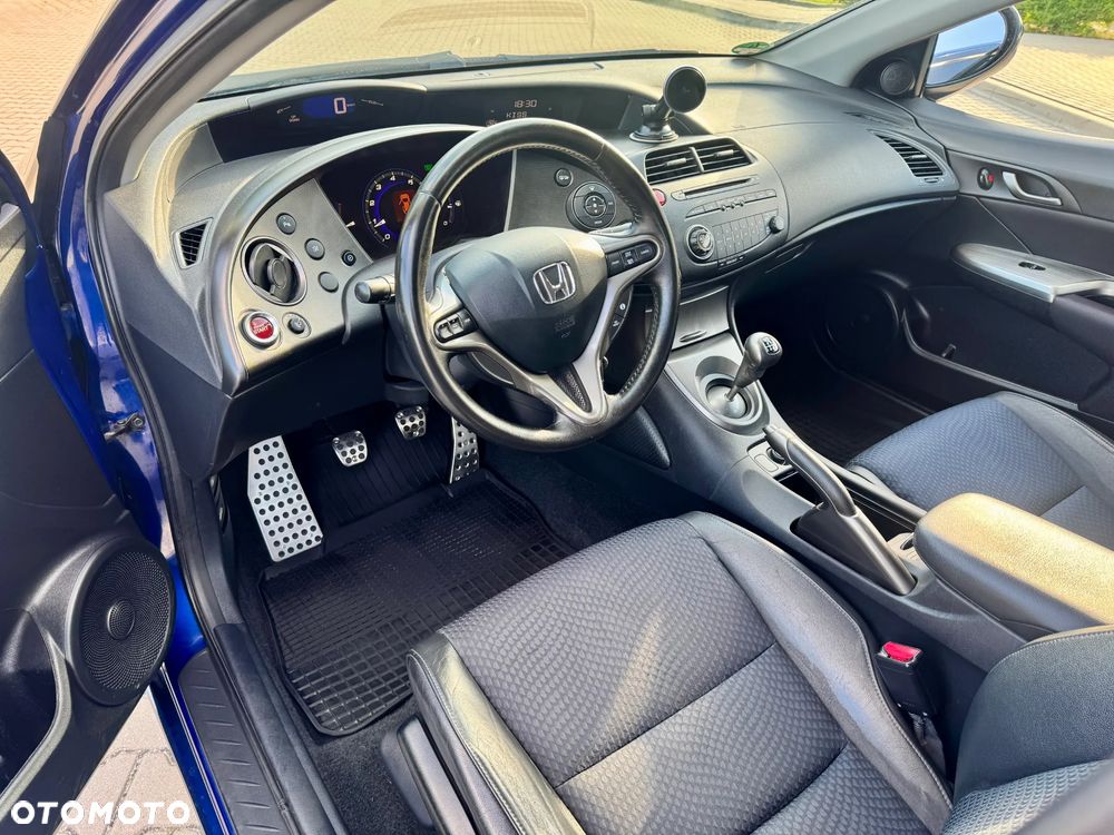 Honda Civic 1.8 GT Special Edition - 12