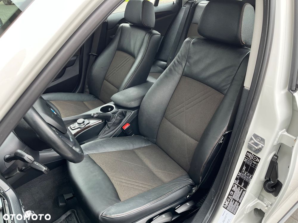 BMW X1 xDrive18d xLine - 16