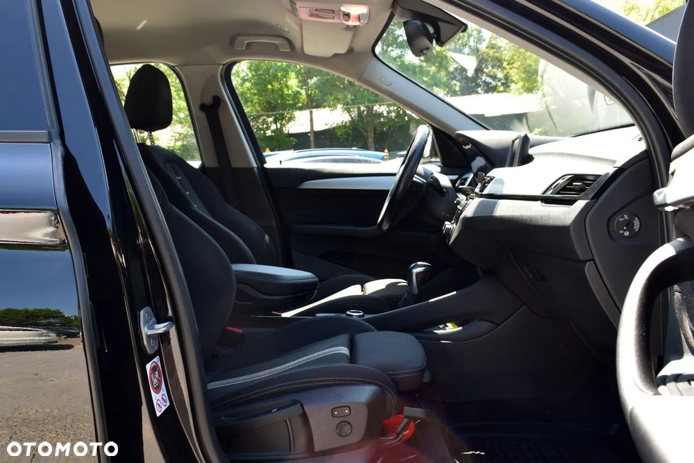 BMW X1 xDrive20i Advantage - 8