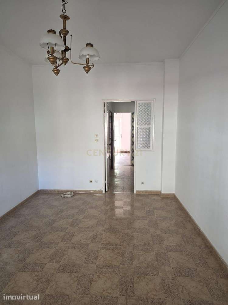 Apartamento T1 em Queluz (Monte-Abraão) - Grande imagem: 2/11