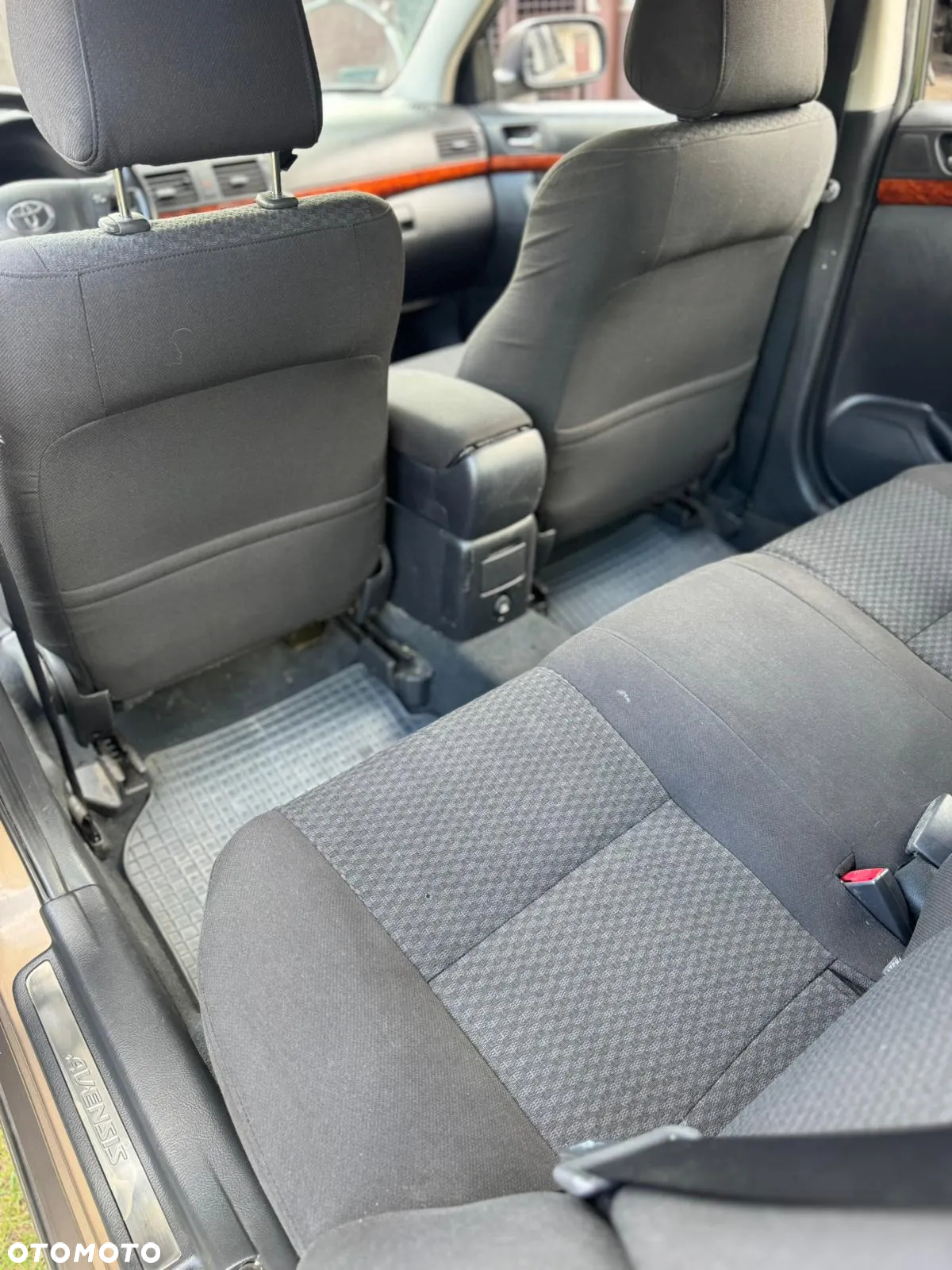 Toyota Avensis - 2