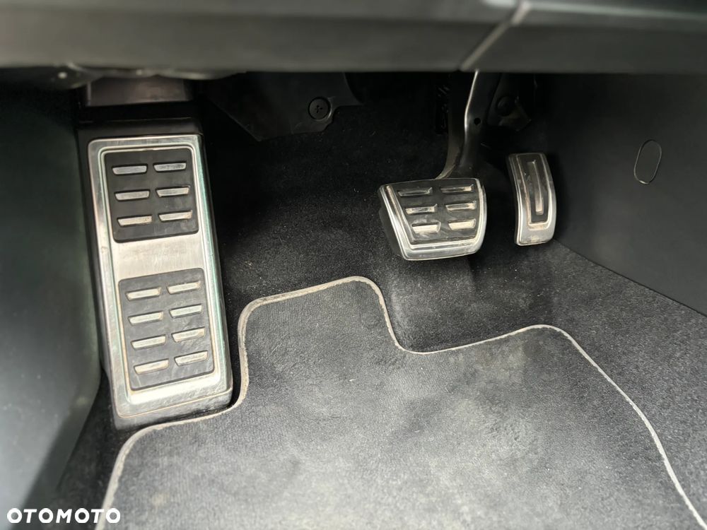 Volkswagen Passat 2.0 TSI Elegance DSG - 22