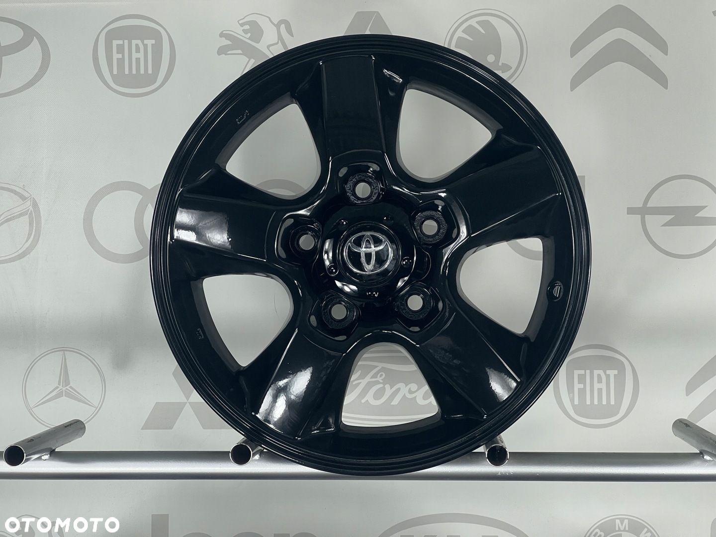 FELGI ALU TOYOTA LAND CRUISER HILUX 18 6X139,7 ET60 ORYGINALNE - 1