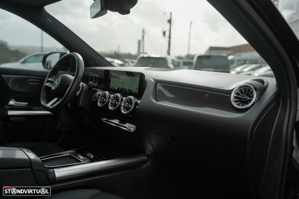 Mercedes-Benz GLA 180 d AMG Line - 40