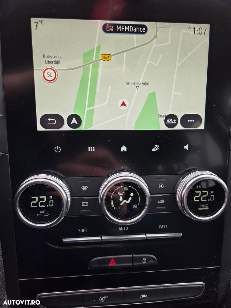 Renault Megane TCe 140 GPF LIMITED - 15