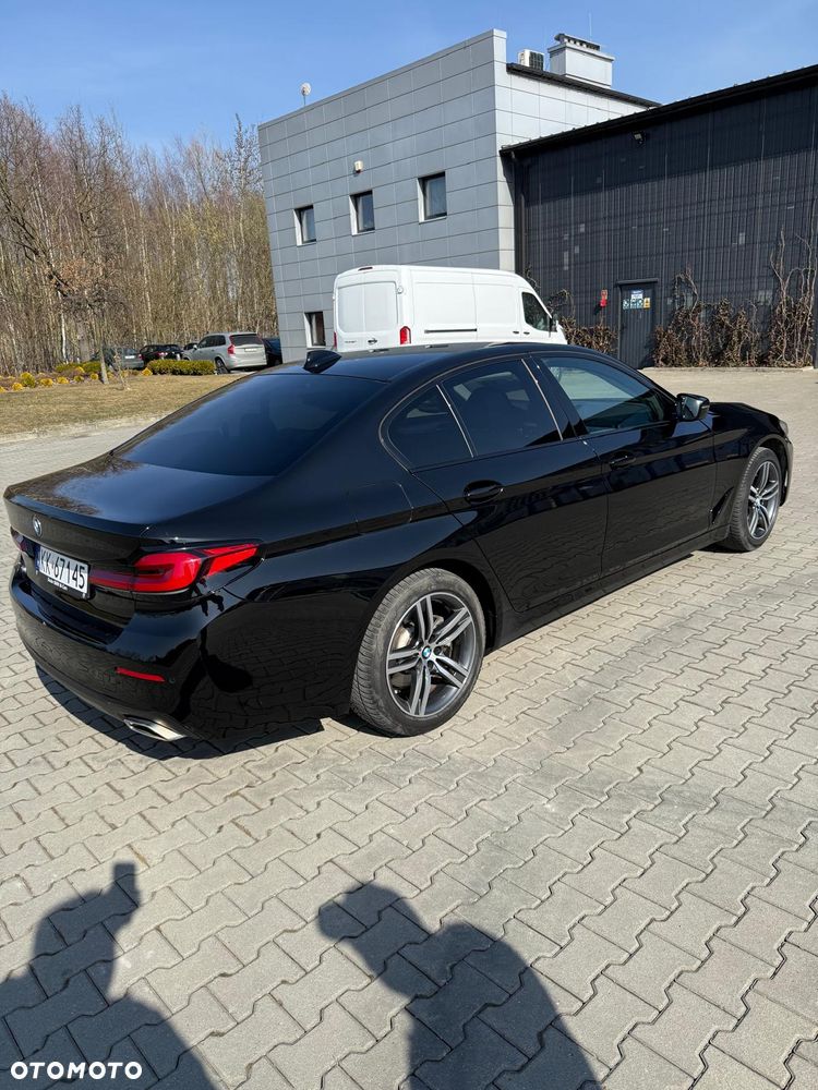 BMW Seria 5 520d xDrive MHEV - 4