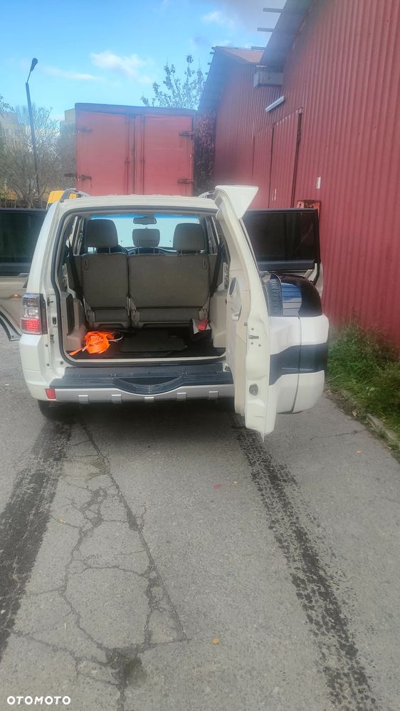 Mitsubishi Pajero - 7