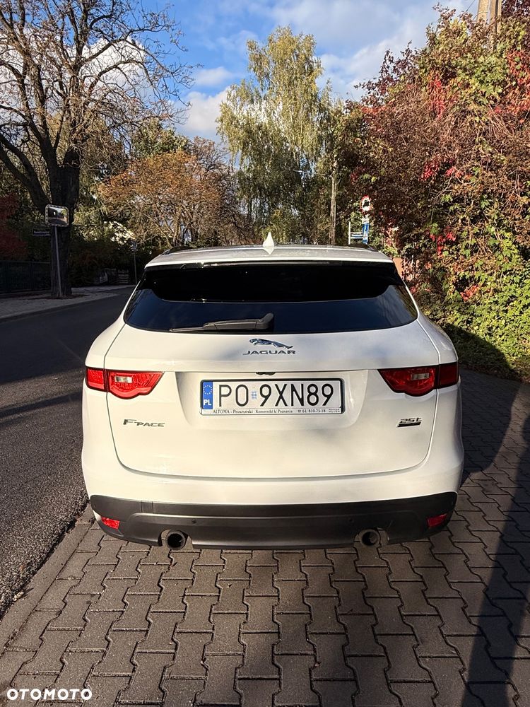 Jaguar F-Pace 25t AWD Prestige - 12