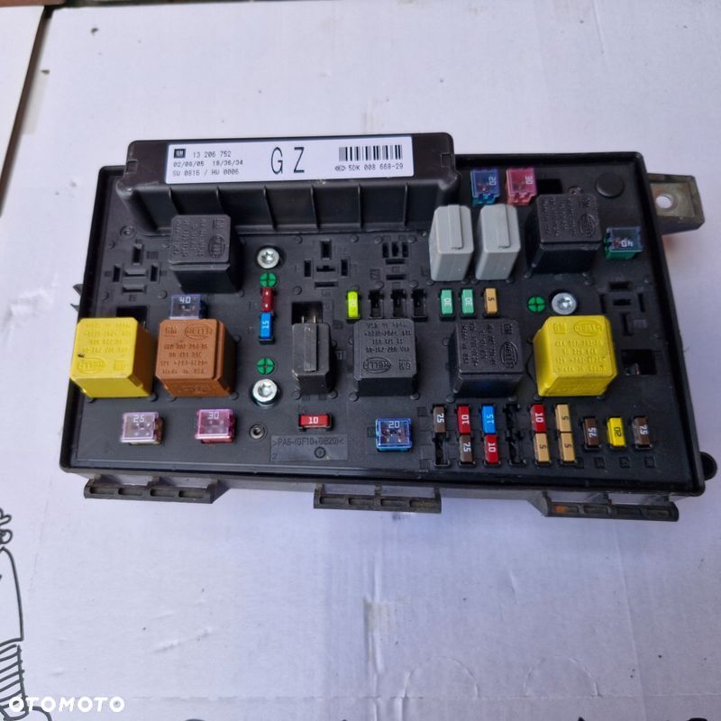 OPEL ASTRA 3 H III MODUŁ BSI SKRZYNKA BEZPIECZNIKÓW 13206752 GZ - 1