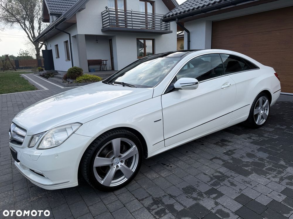 Mercedes-Benz Klasa E 300 BlueEFFICIENCY 7G-TRONIC Avantgarde - 2
