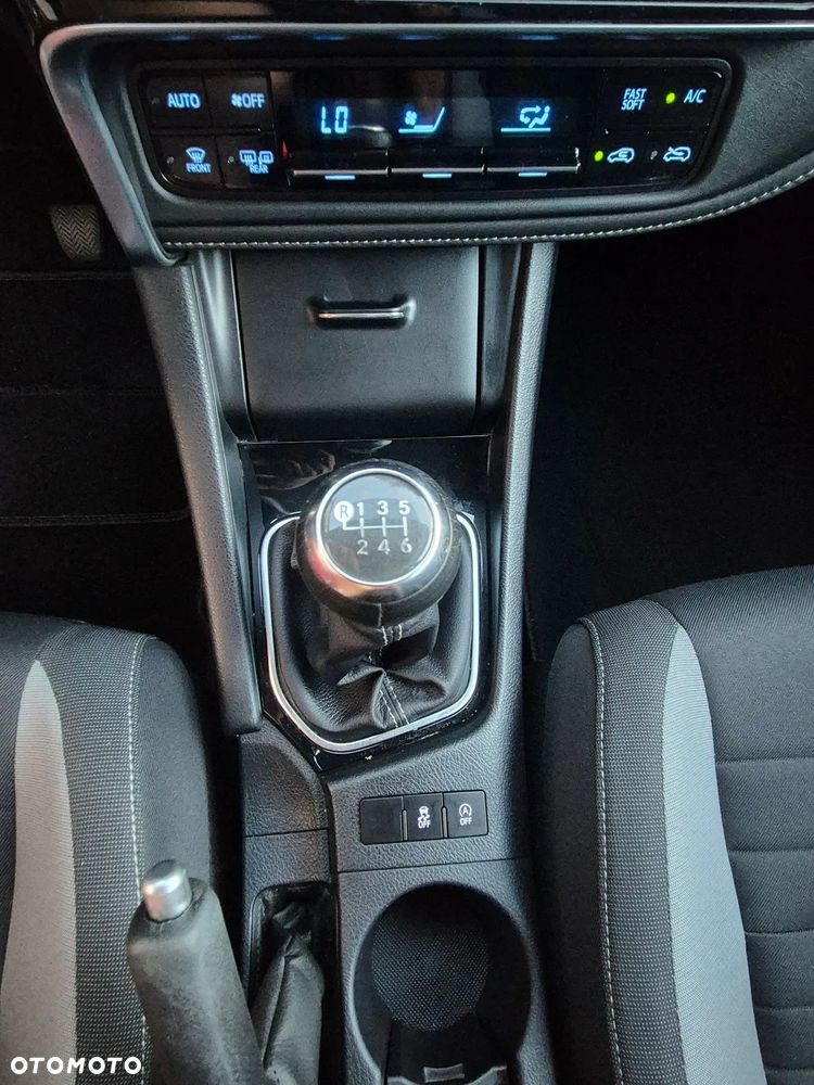 Toyota Auris - 25
