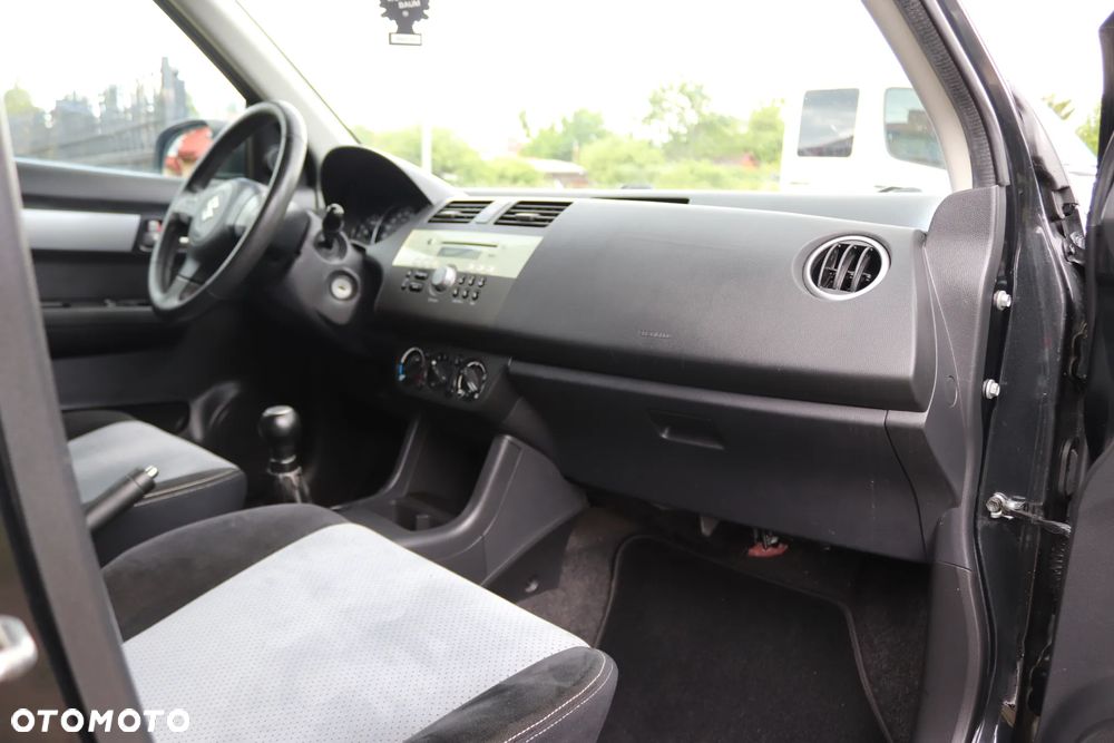 Suzuki Swift 1.3 Club dance - 27