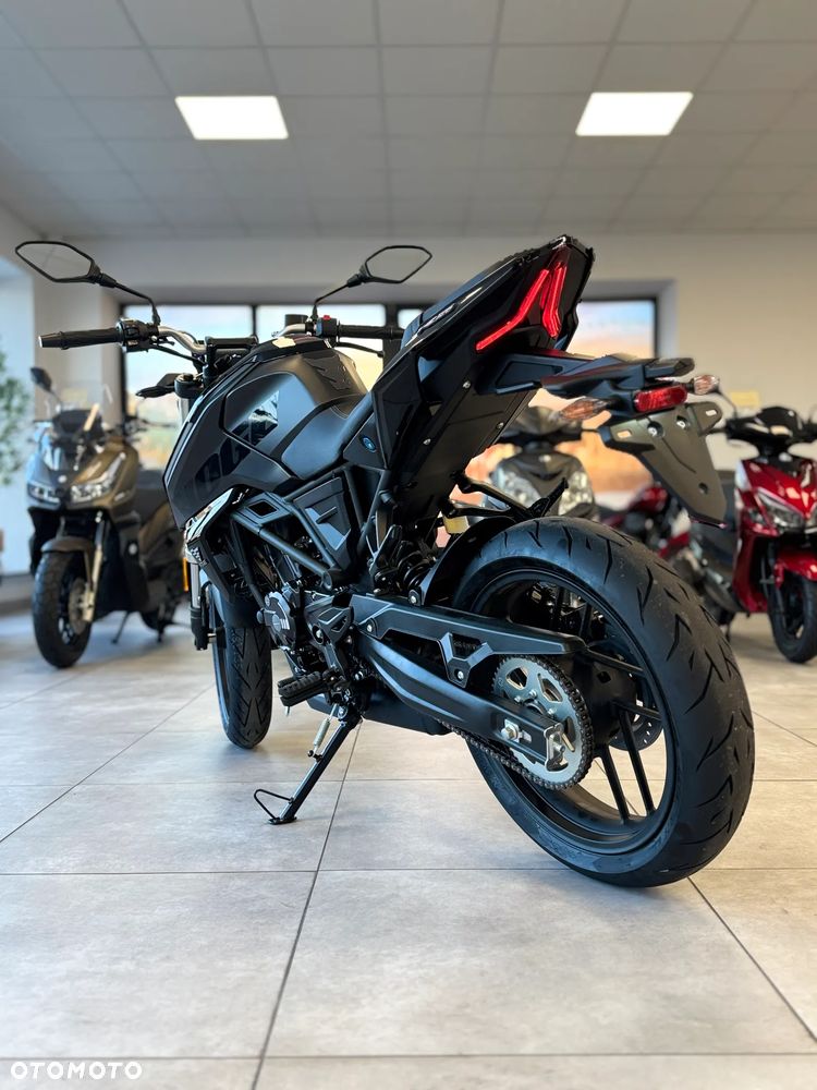 VOGE R125 - 6