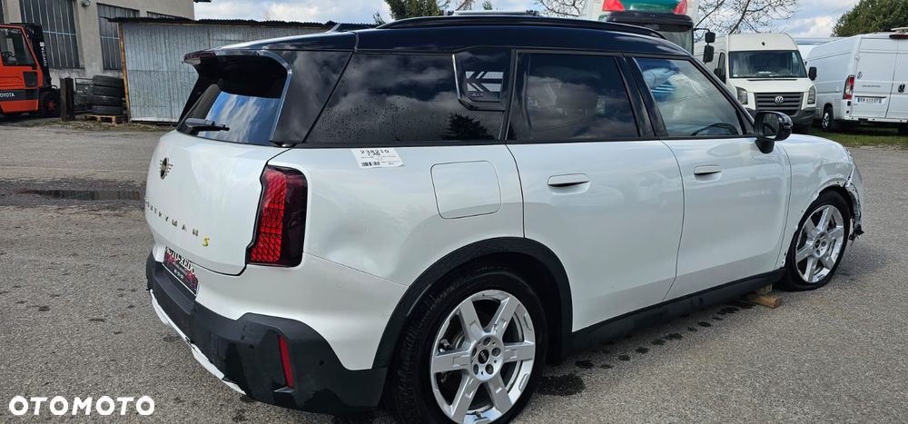 MINI Countryman SE ALL4 John Cooper Works Trim - 8