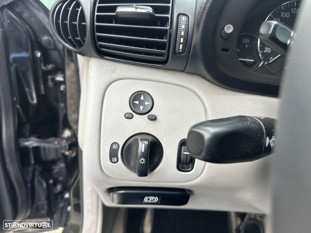 Mercedes-Benz C 220 CDi Sport Coupé Evolution AMG - 32