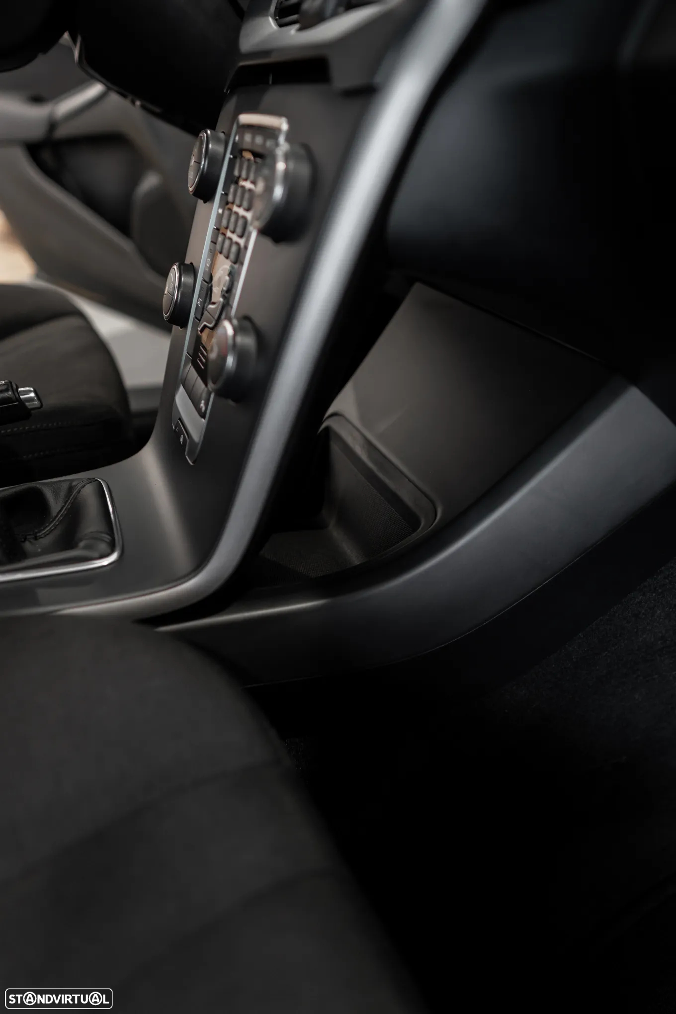 Volvo V40 1.6 D2 Momentum - 36