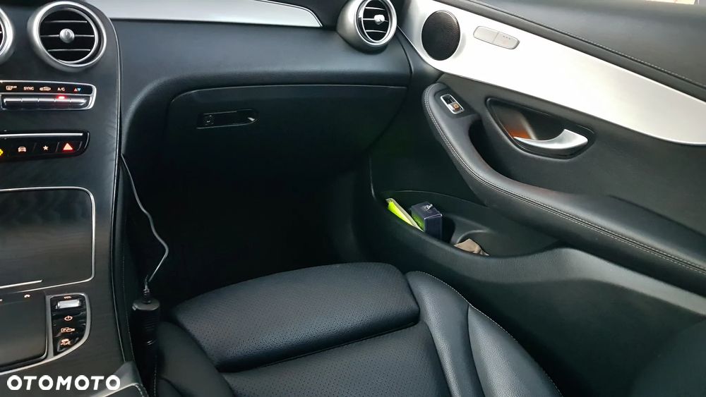 Mercedes-Benz GLC 200 d 4Matic 9G-TRONIC - 31