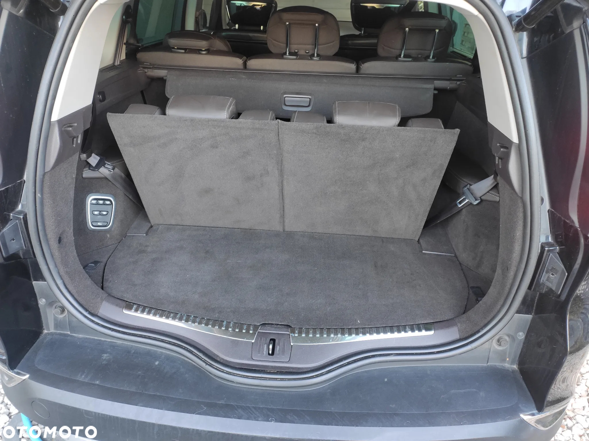 Renault Espace 1.6 dCi Energy Initiale Paris EDC 7os - 16