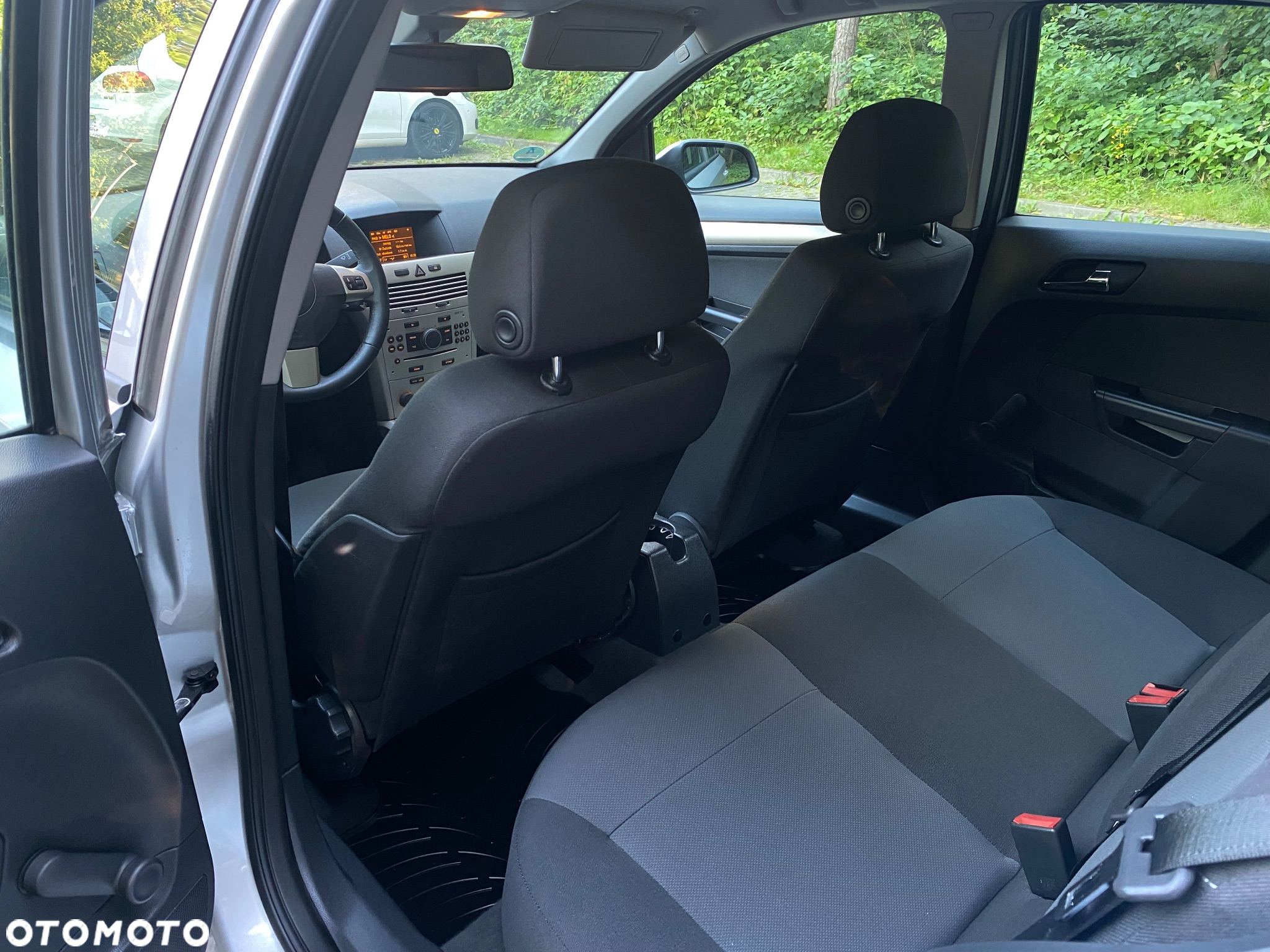 Opel Astra 1.6 Innovation - 23