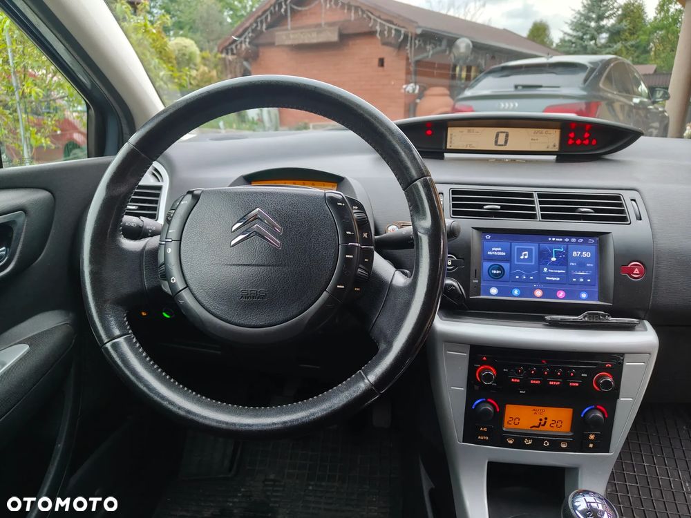 Citroën C4 1.6 16V Confort - 10