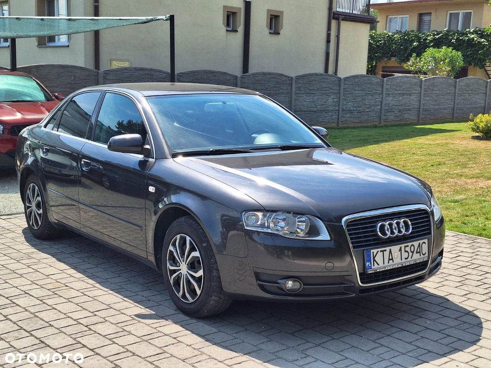 Audi A4 Limousine - 1