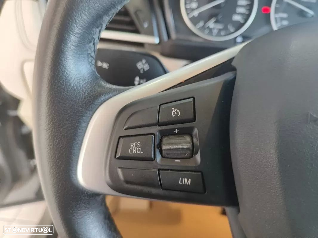BMW 216 Active Tourer d Line Luxury Auto - 28