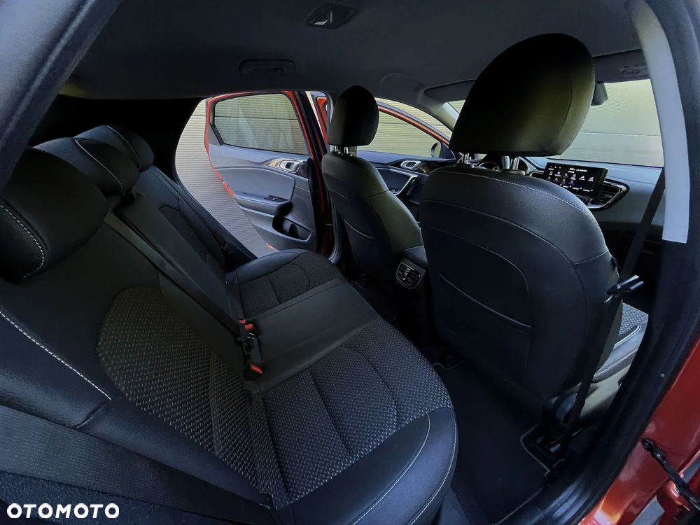 Kia XCeed 1.6 CRDi SCR L Business Line DCT - 17