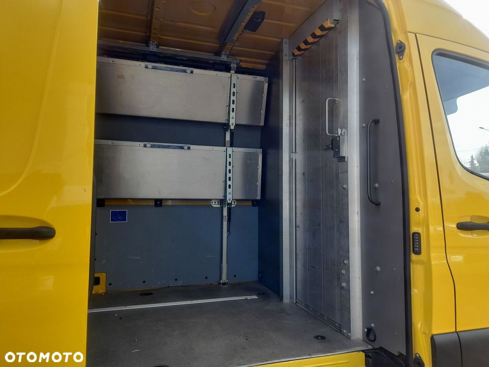 Mercedes-Benz Sprinter - 9