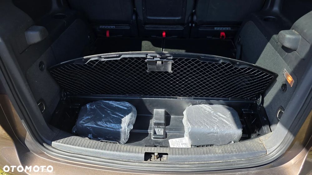 Volkswagen Touran 1.4 TSI Highline Perfectline - 27