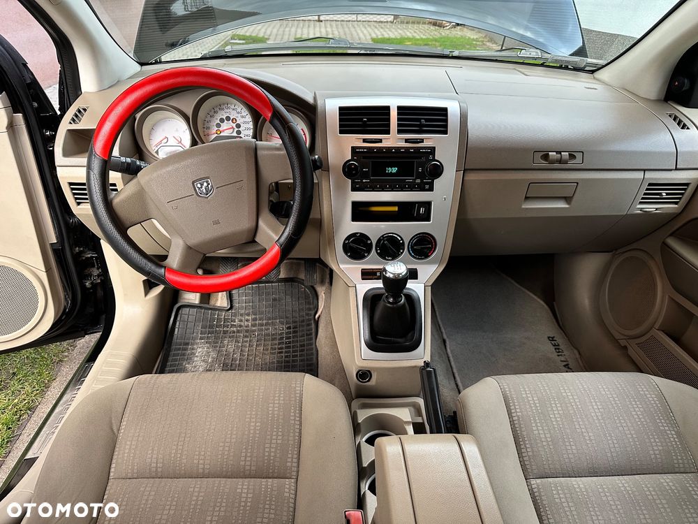 Dodge Caliber - 12