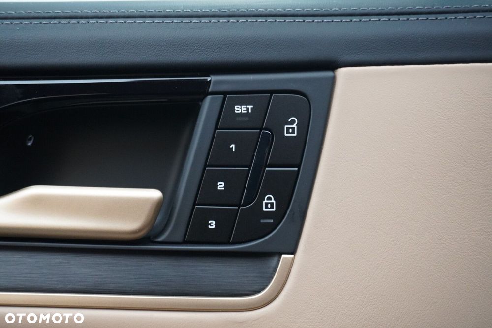 Porsche Cayenne - 17