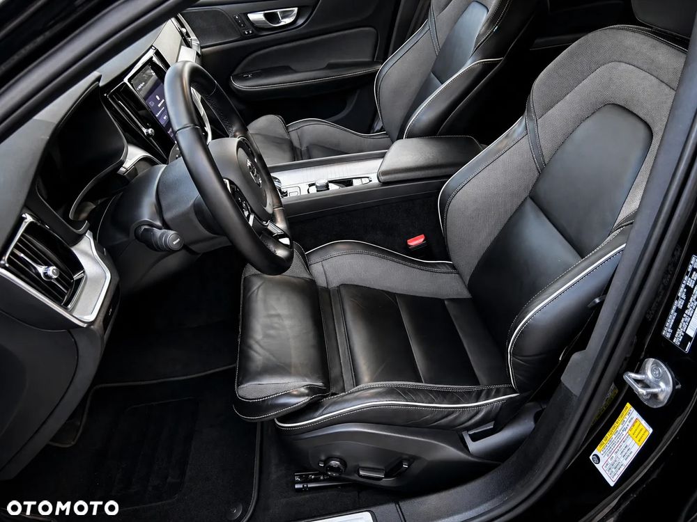 Volvo S60 B5 B Ultimate Dark - 11