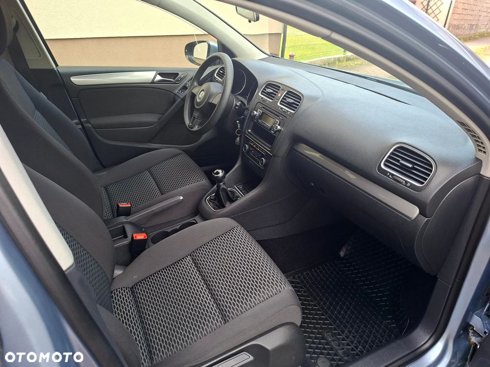 Volkswagen Golf - 24