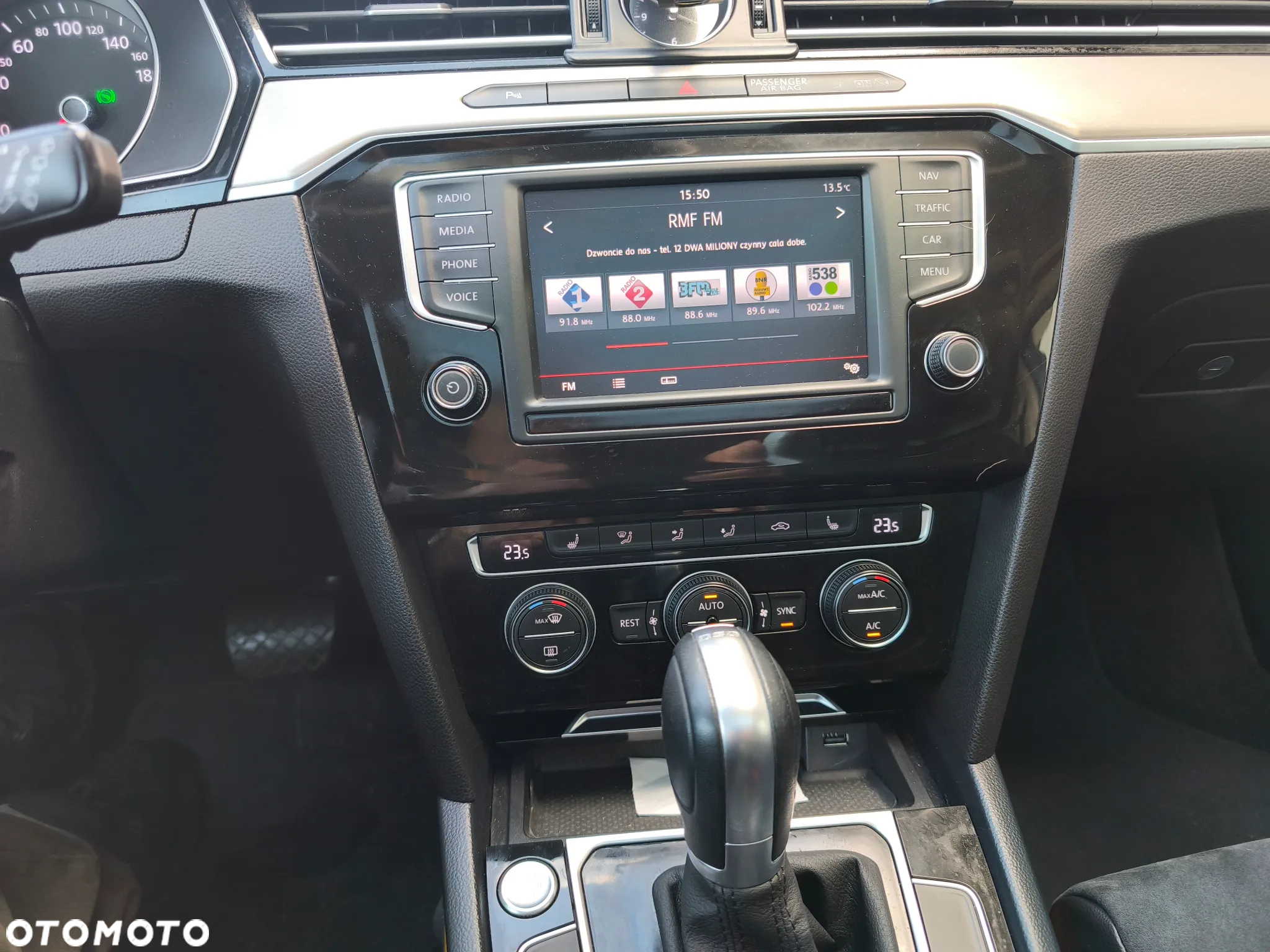 Volkswagen Passat Variant 1.6 TDI (BlueMotion Technology) DSG Comfortline - 9