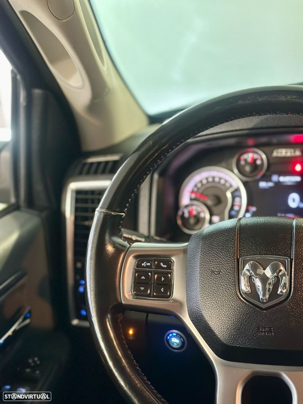 Dodge RAM 1500 5.7 V8 - 24