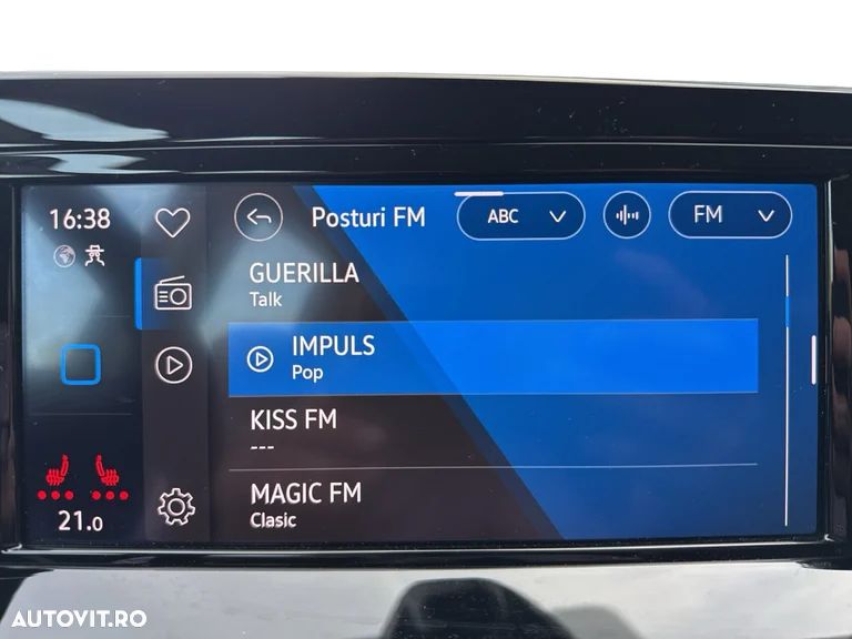 Volkswagen Golf 1.0 eTSI DSG MHEV Life - 20