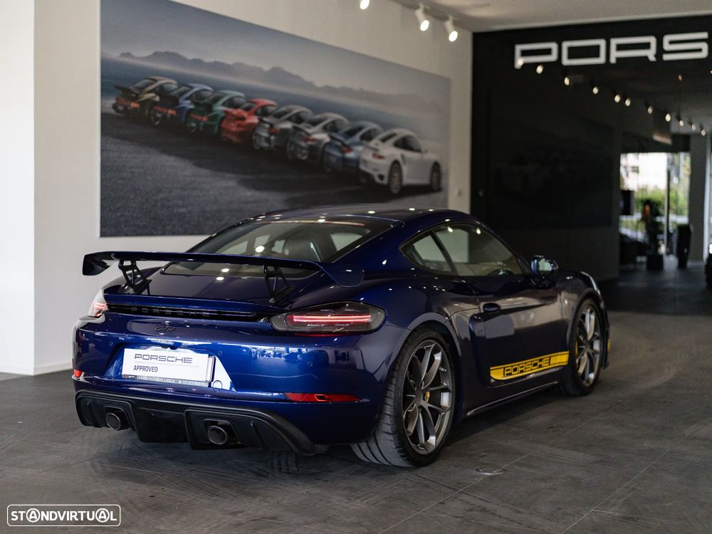 Porsche 718 Cayman GT4 PDK - 11