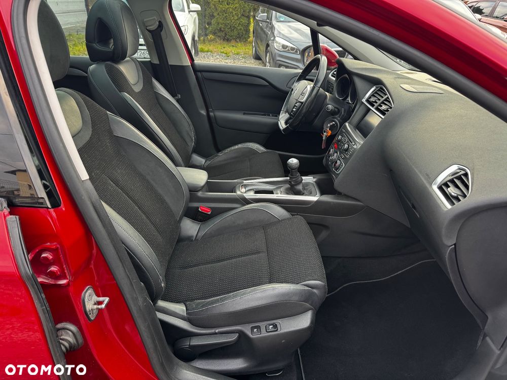 Citroën C4 VTi 120 Exclusive - 29