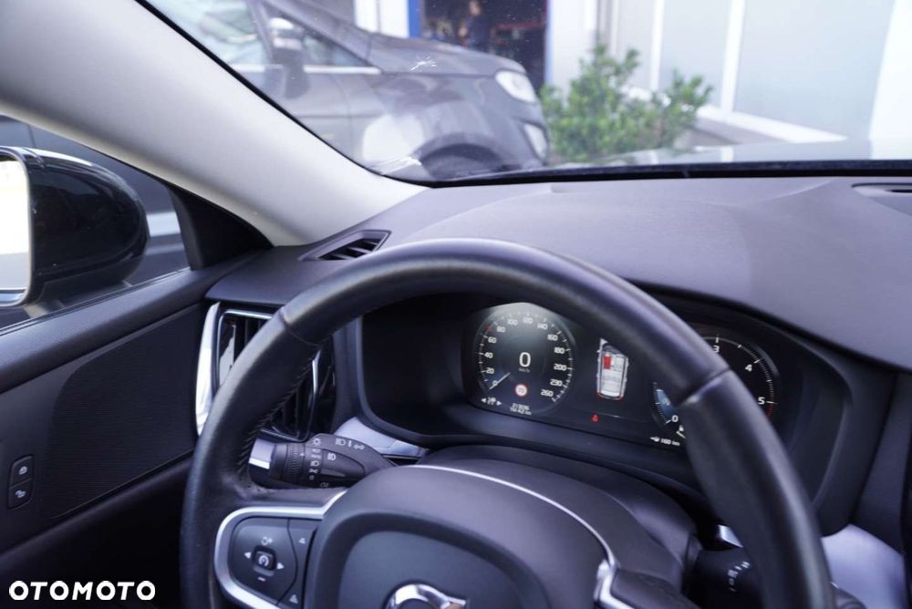 Volvo V60 D4 Geartronic Momentum Pro - 21