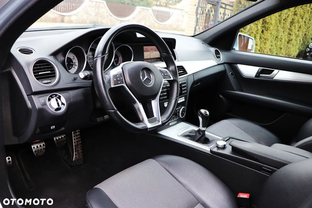 Mercedes-Benz Klasa C 200 Avantgarde Edition - 20