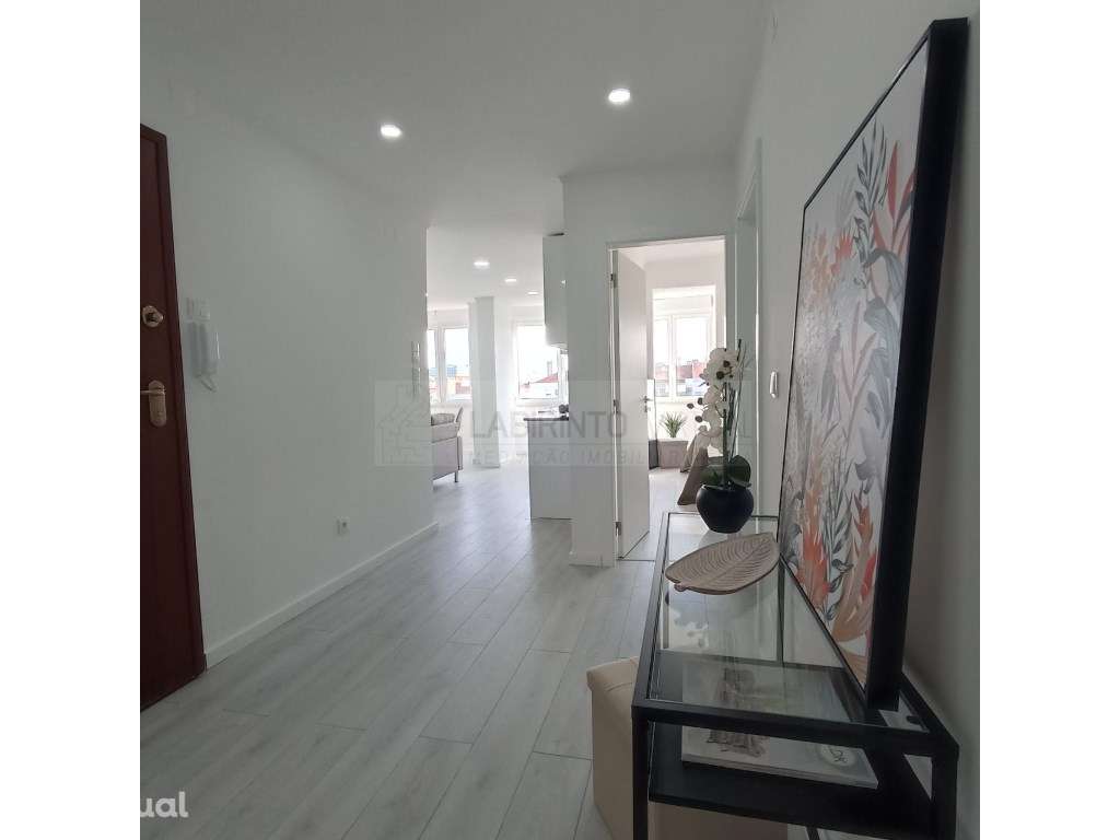 Vende-se magnifico T3 com varanda, em Benfica - Grande imagem: 4/11