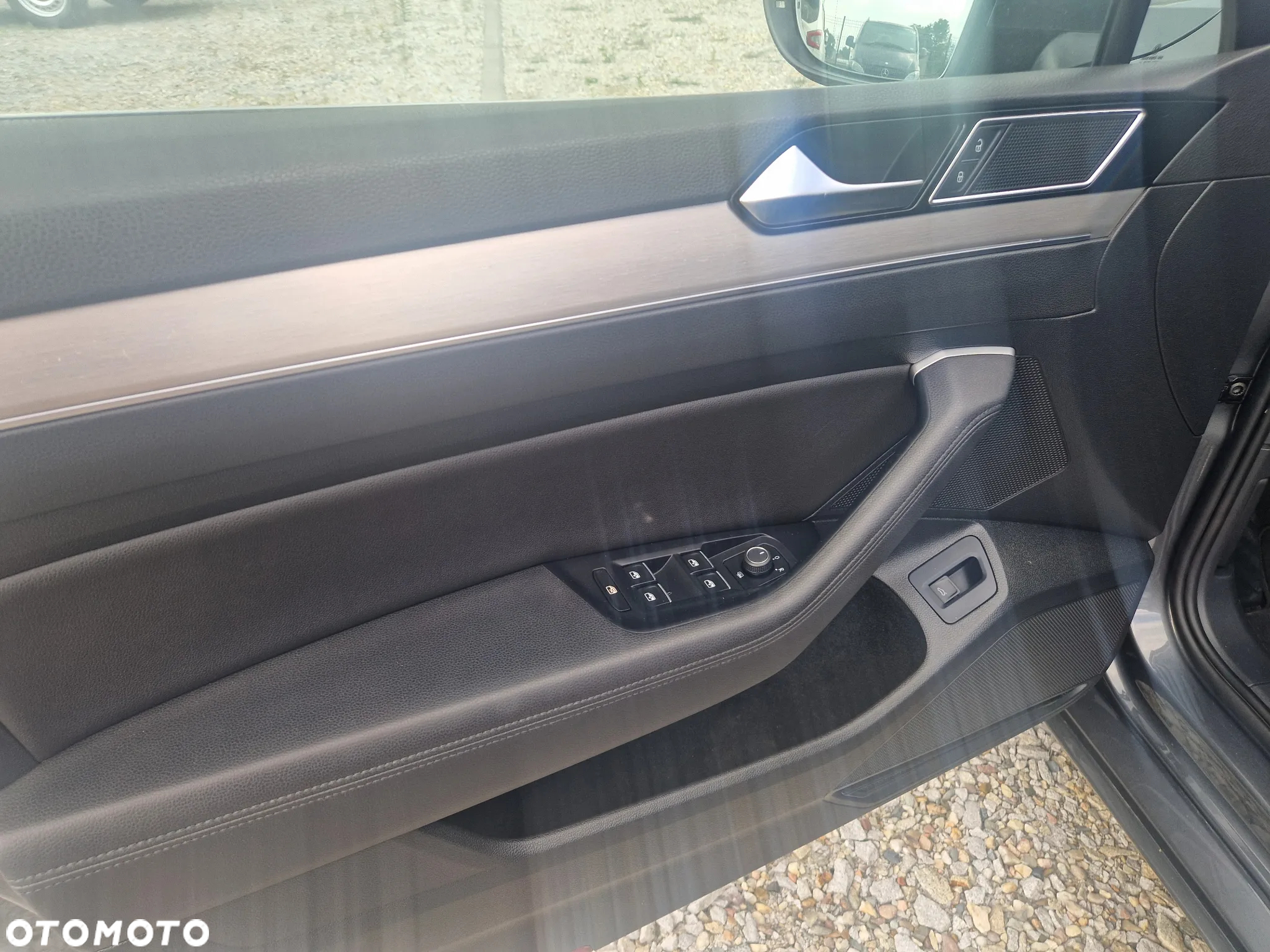 Volkswagen Passat Variant 2.0 TDI SCR DSG Highline - 17