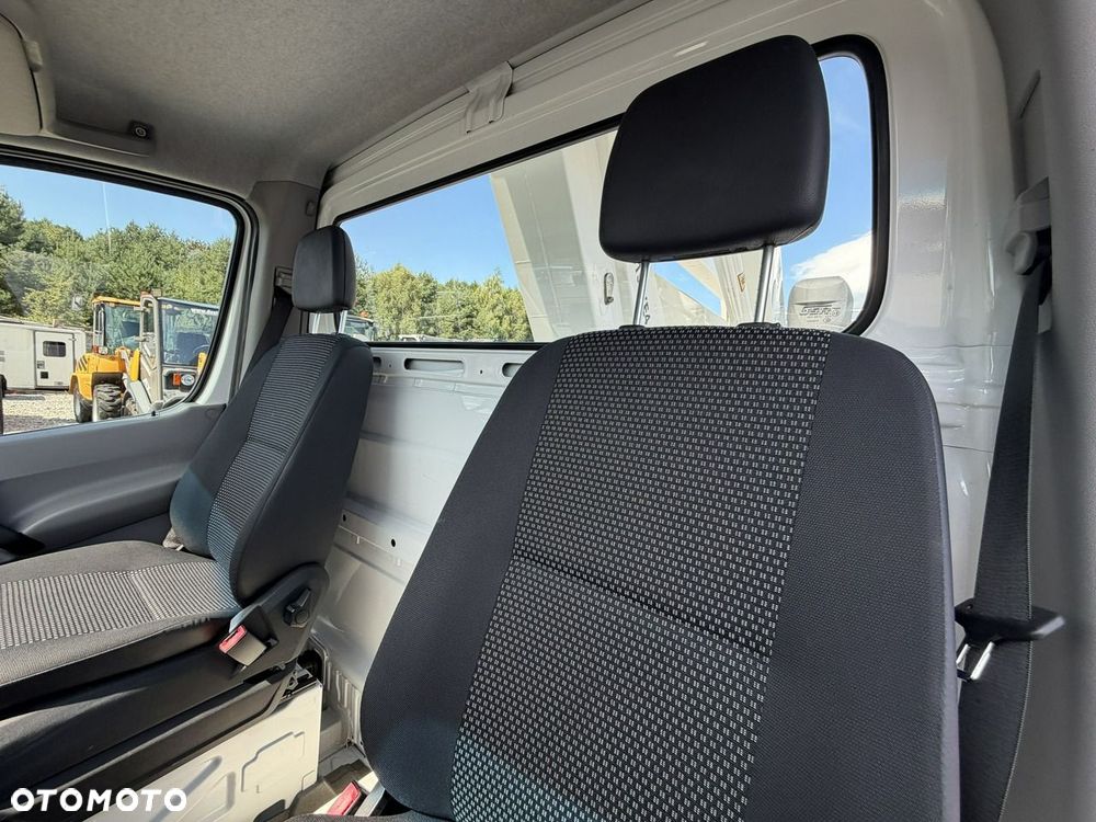 Mercedes-Benz Sprinter - 24