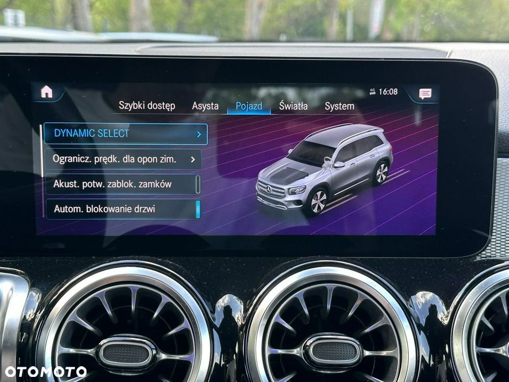 Mercedes-Benz GLB 200 7G-DCT - 35