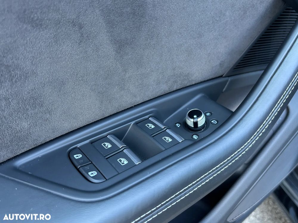 Audi RS4 Avant quattro Tiptronic - 23